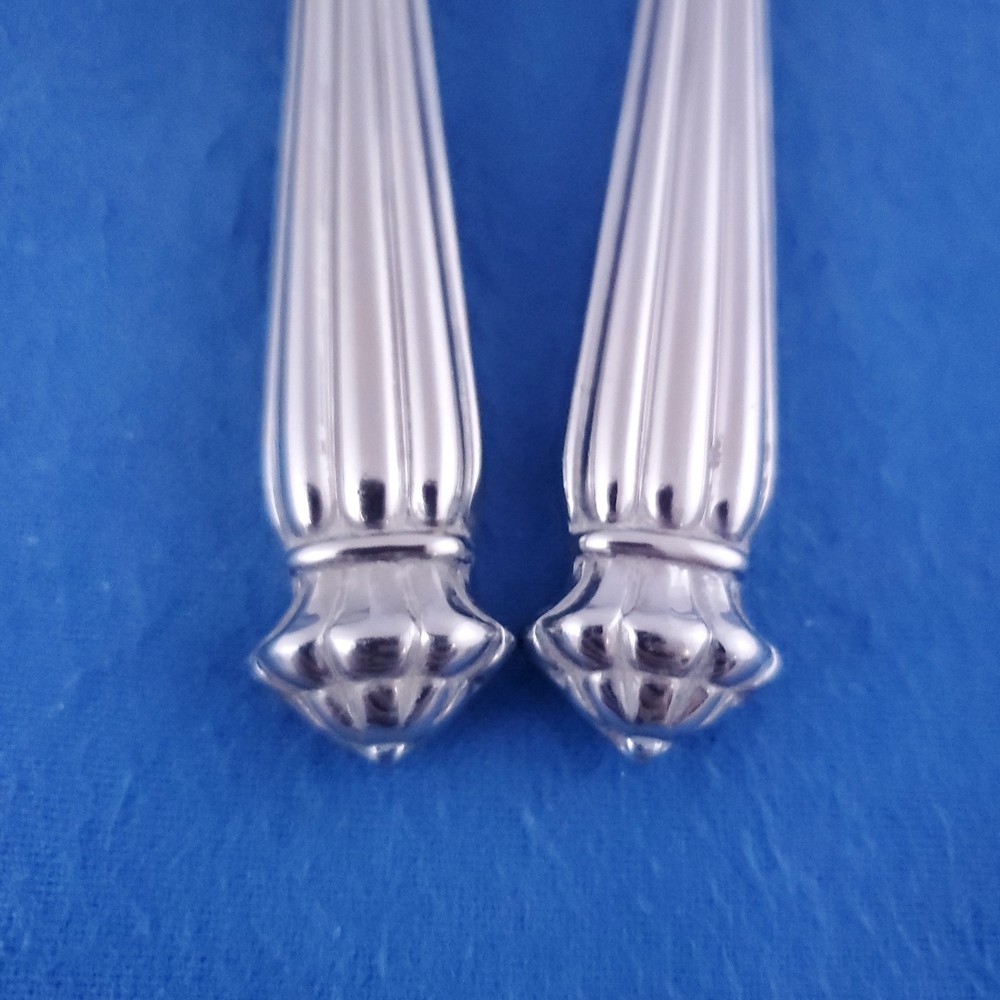 Reed Barton MUSEE ~ (2) Soup Spoons 7 1/4" Ribbed Glossy Stainless Flatware