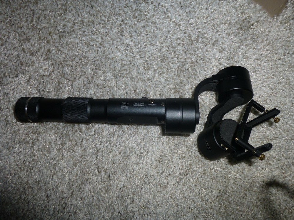 ZHIYUN EVOLUTION 3-AXIS handheld stabilizing Gimbal Minimally Used