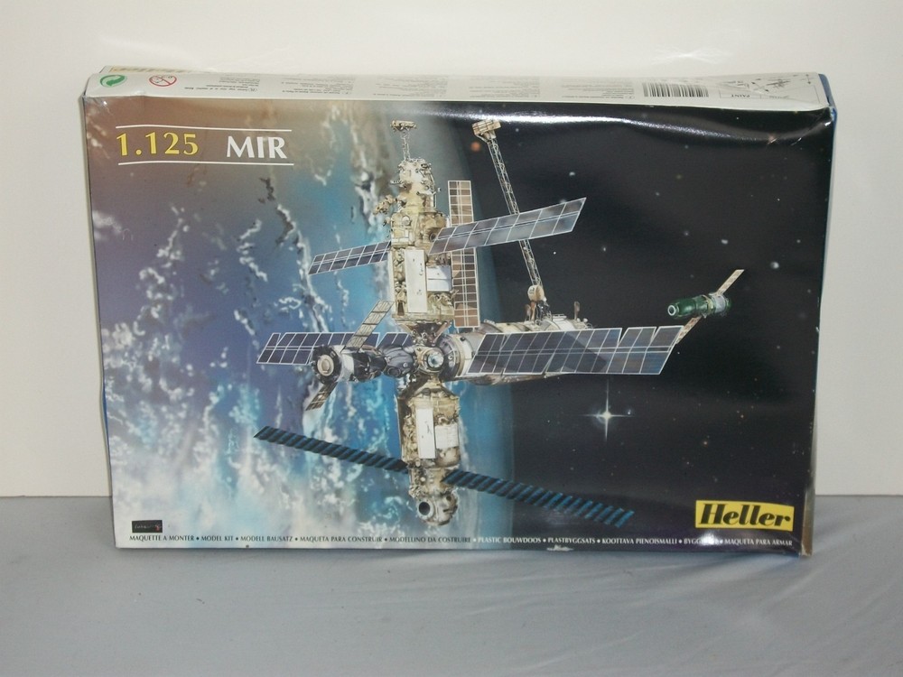 Heller 1/125 Scale MIR Space Station