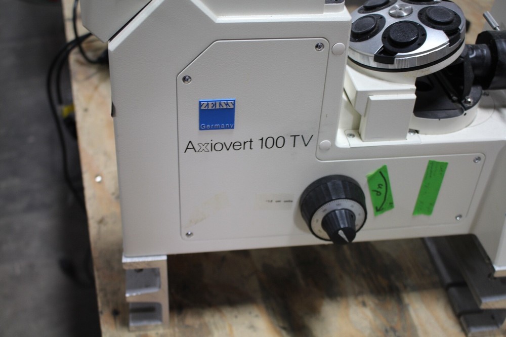 Carl Zeiss Axiovert 100TV Microscope