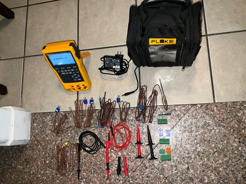 Fluke 753 Multifunction Documenting Process Calibrator