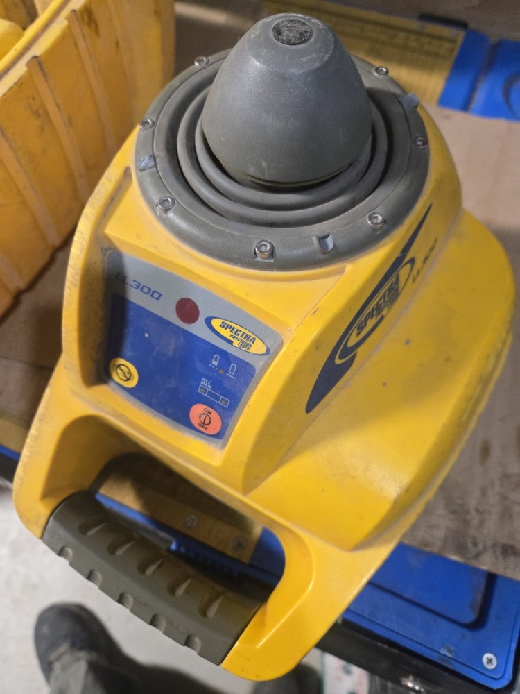 Spectra Precision LL300N Self-Leveling Laser with damage