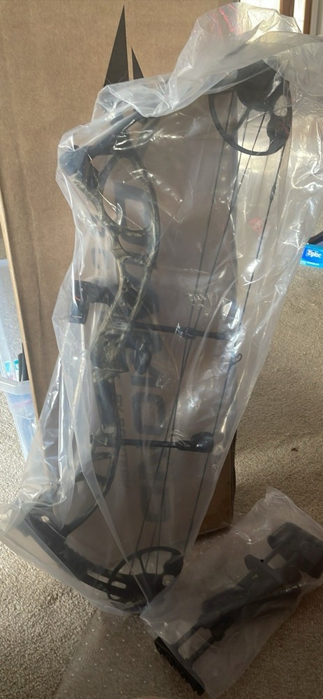 Bowtech Diamond  Edge xt  Compound Bow Right-Handed