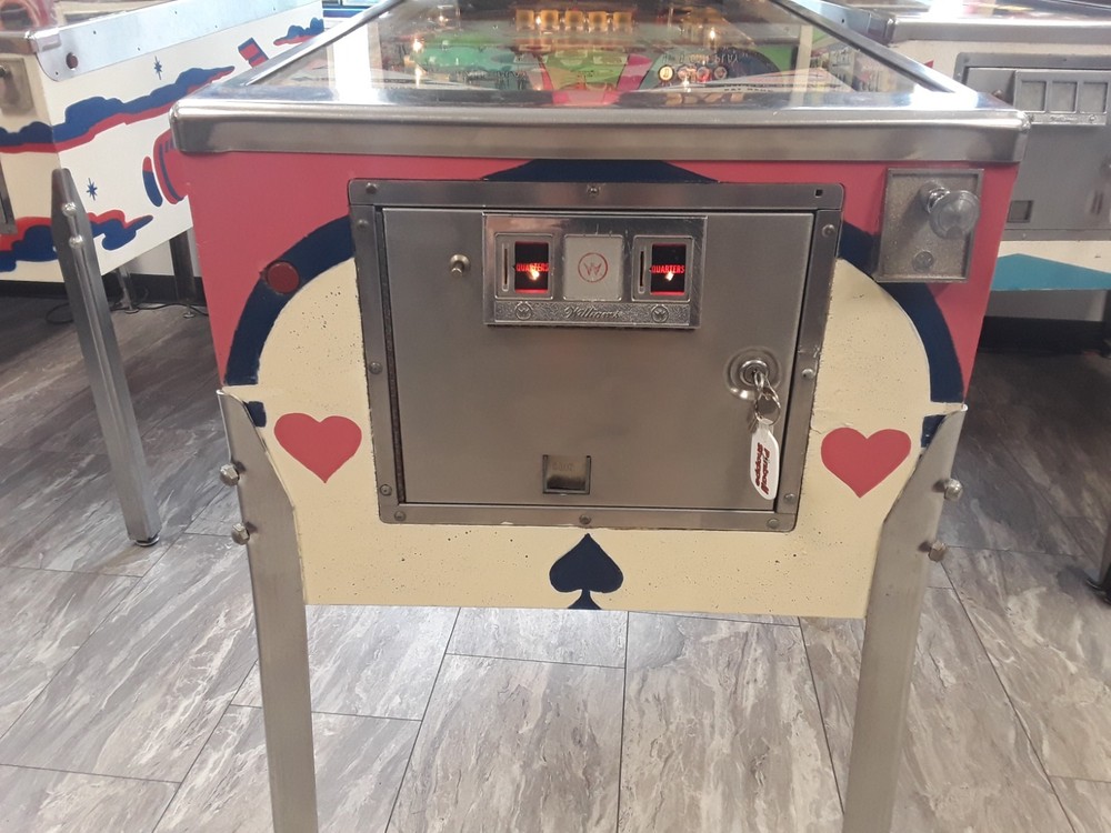 Pat Hand Pinball Machine by Williams