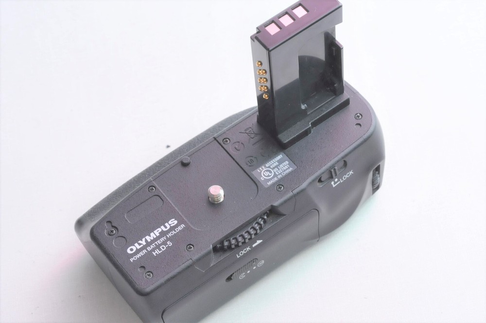 Olympus HLD-5 Battery Holder / Vertical Grip for E-620