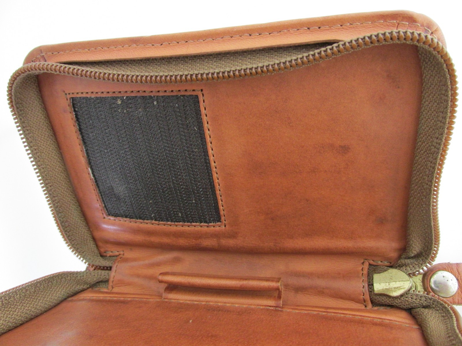 Hartmann Leather Zip Pouch Book Notepad Passport Holder 4 X 5.5 X 1" Blackberry