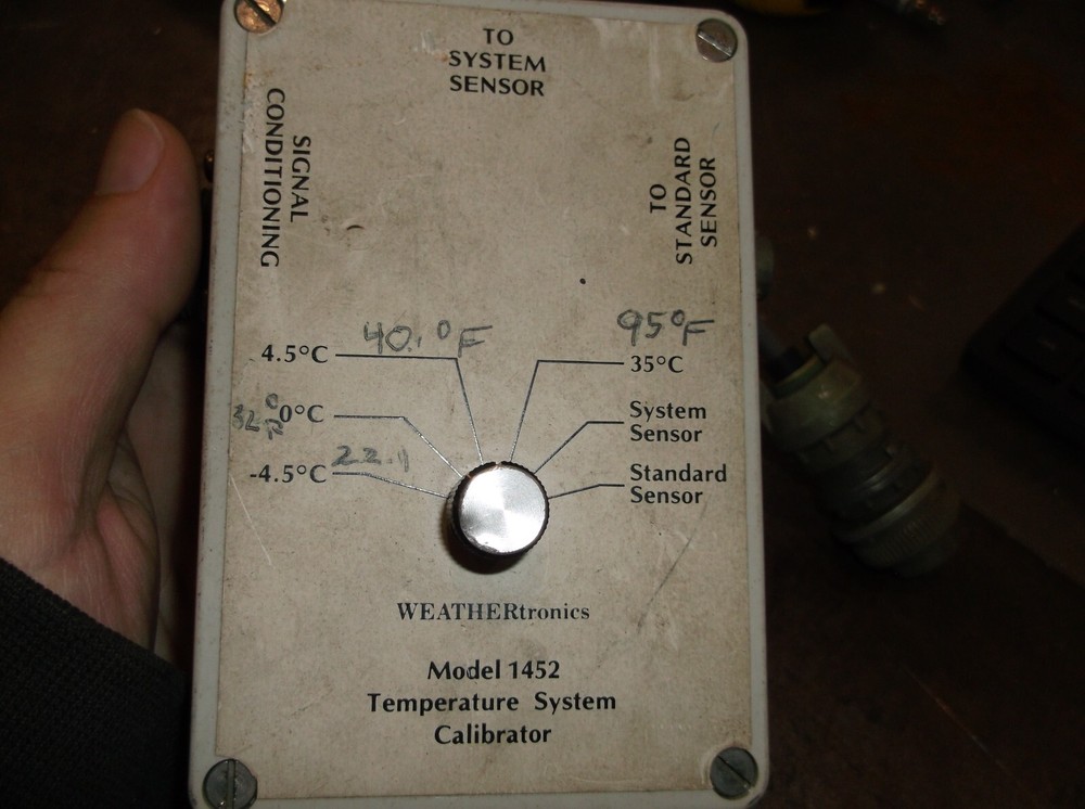 WEATHERTRONICS 1452 TEMPERATURE SYSTEM CALIBRATOR (WL19-1)