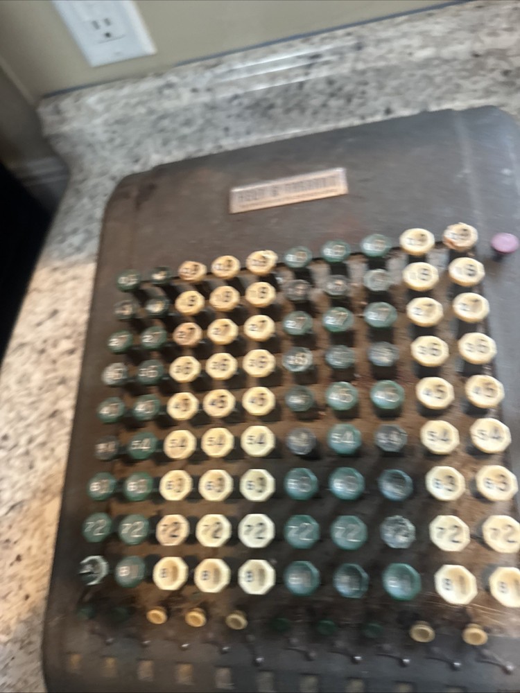 Vintage Felt & Tarrant Calculating / Adding Machine COMPTOMETER