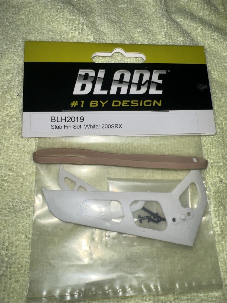 Blade BLH2019 Stabilizer Fin Set White: 200 SRX