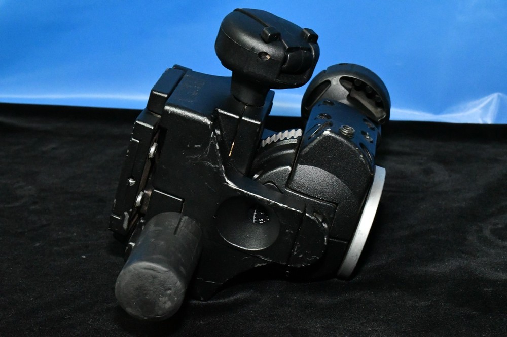 Manfrotto Geared Pan-and-Tilt Head with Select Quick Release Plates