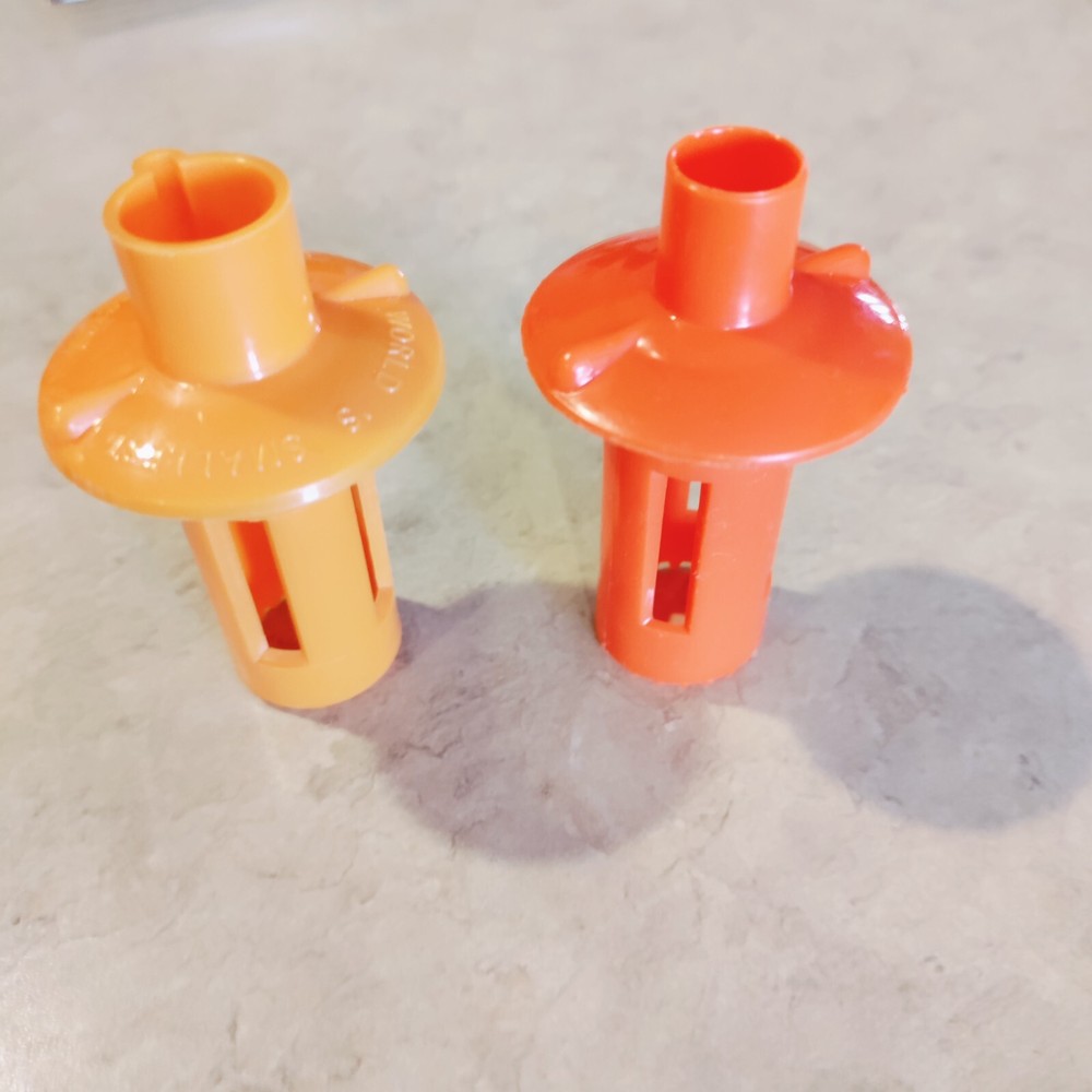 2 Worlds Smallest Juice Extractor Plastic Kitchen Tool Orange Gadget