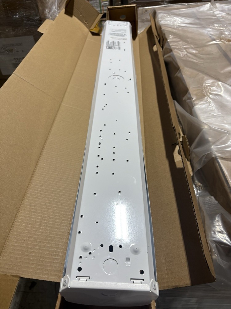 Lithonia Lighting 4FT LED Wraparound Fixture