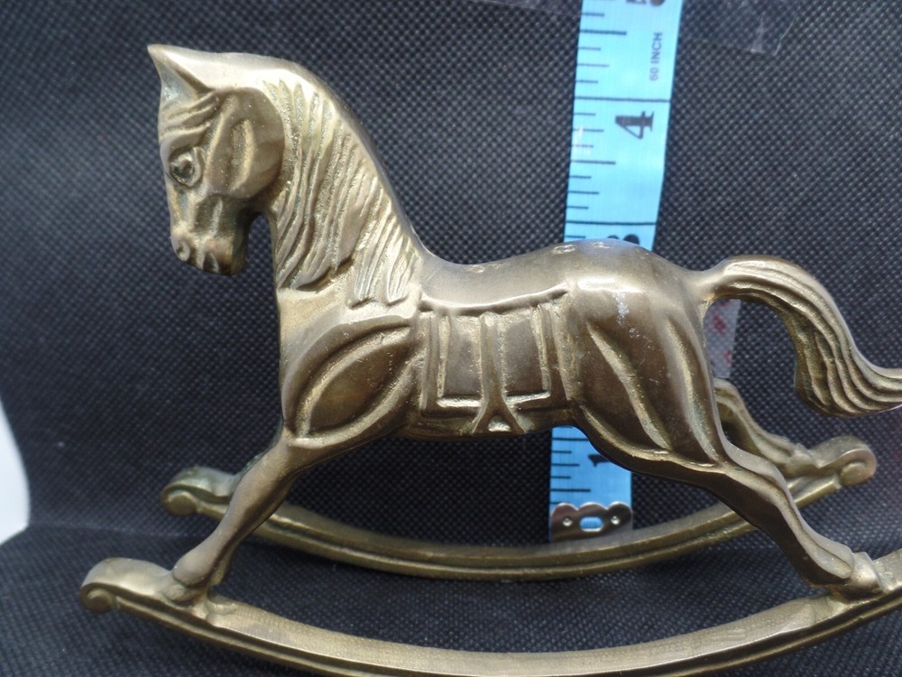 VINTAGE UNMARKED HORSE KNIFE REST / HOLDER