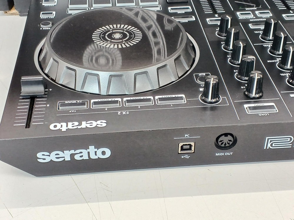 Roland DJ-202 2CH 4-Deck DJ Controller Serato USB Bus Powered Performance Pads