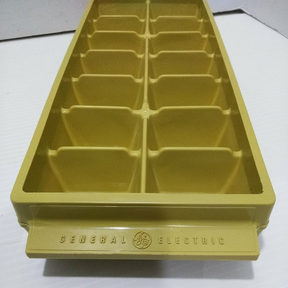 Vintage General Electric Plastic Ice Cube Tray 14 Cube 13"
