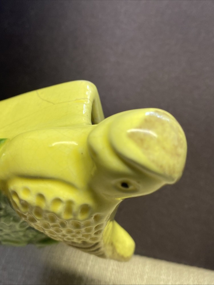VINTAGE CERAMIC SCISSORS BIRD WALL MOUNT