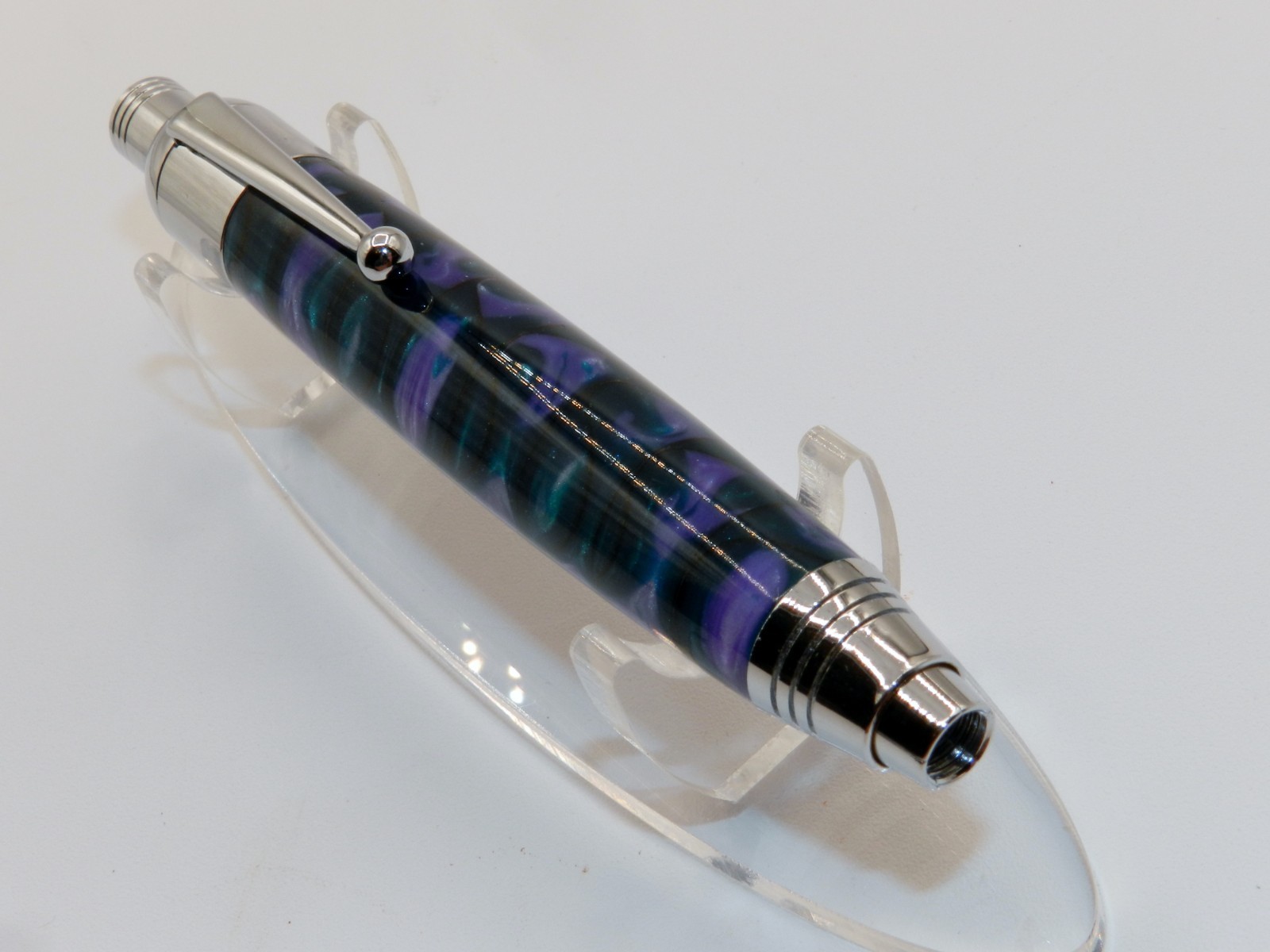 Chrome finish 5.6mm Sketch Pencil. Hand made with Lilac Acrylester. #157