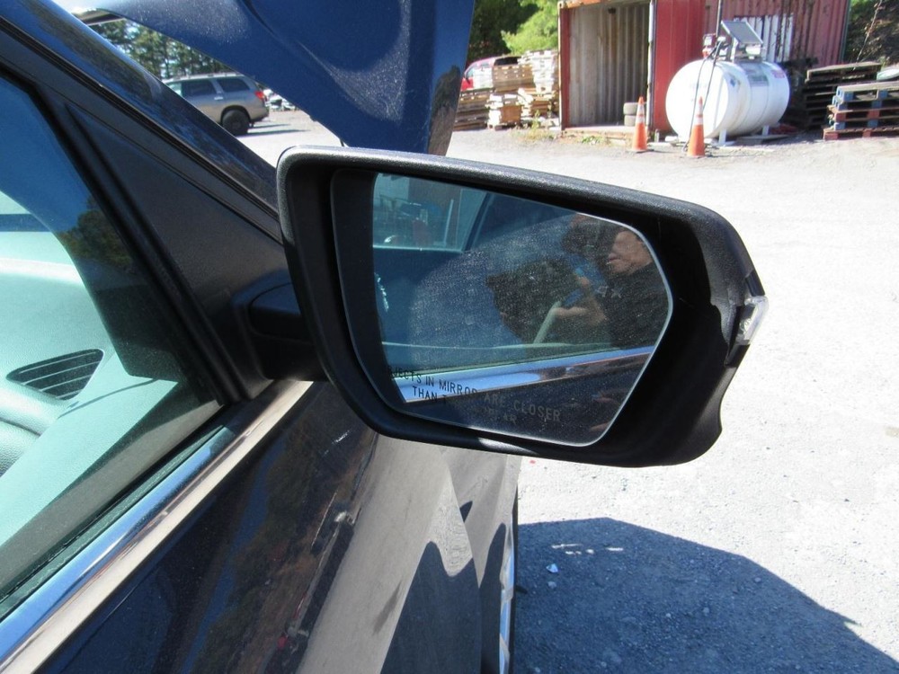 EQUINOX 2019 Glove Box 997515