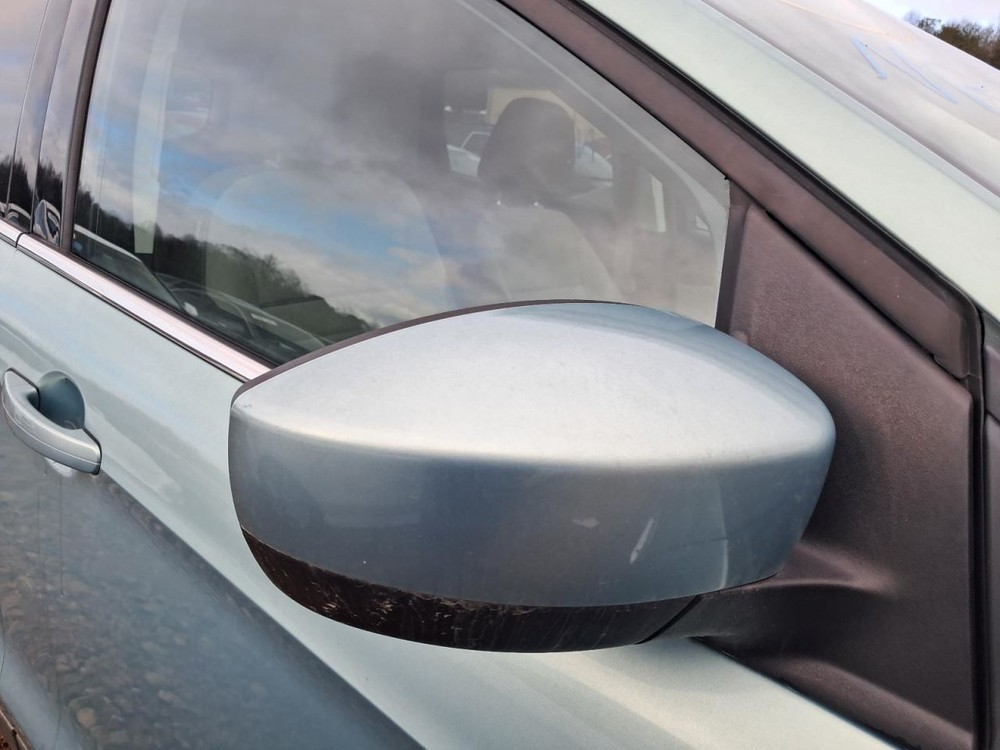 ESCAPE 2013 Glove Box 4885473