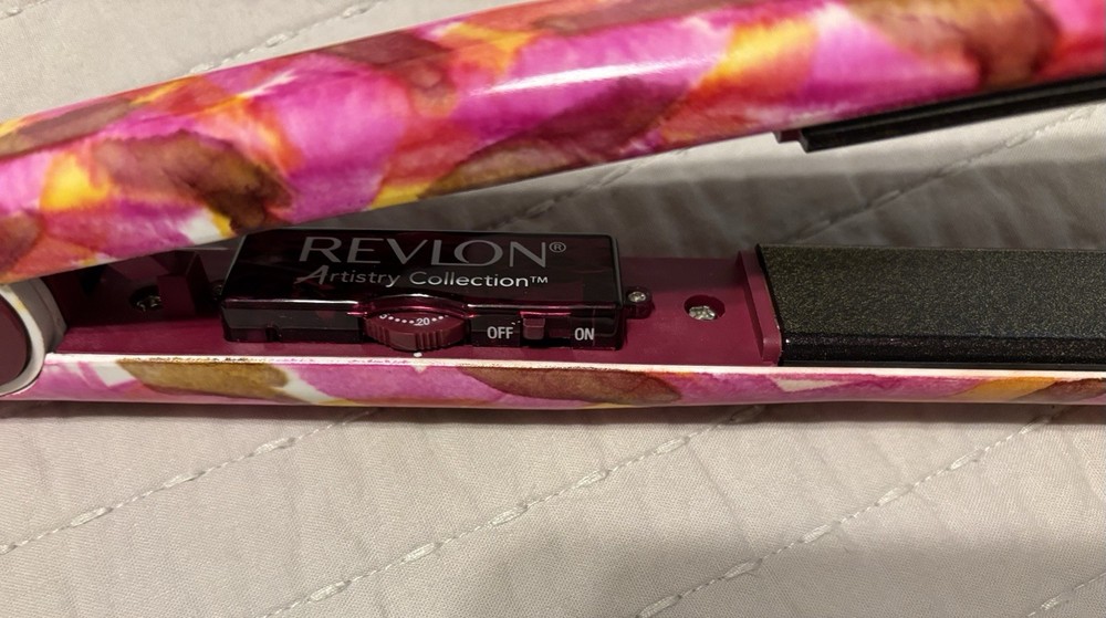 Revlon Artistry Collection 1” Flat Iron