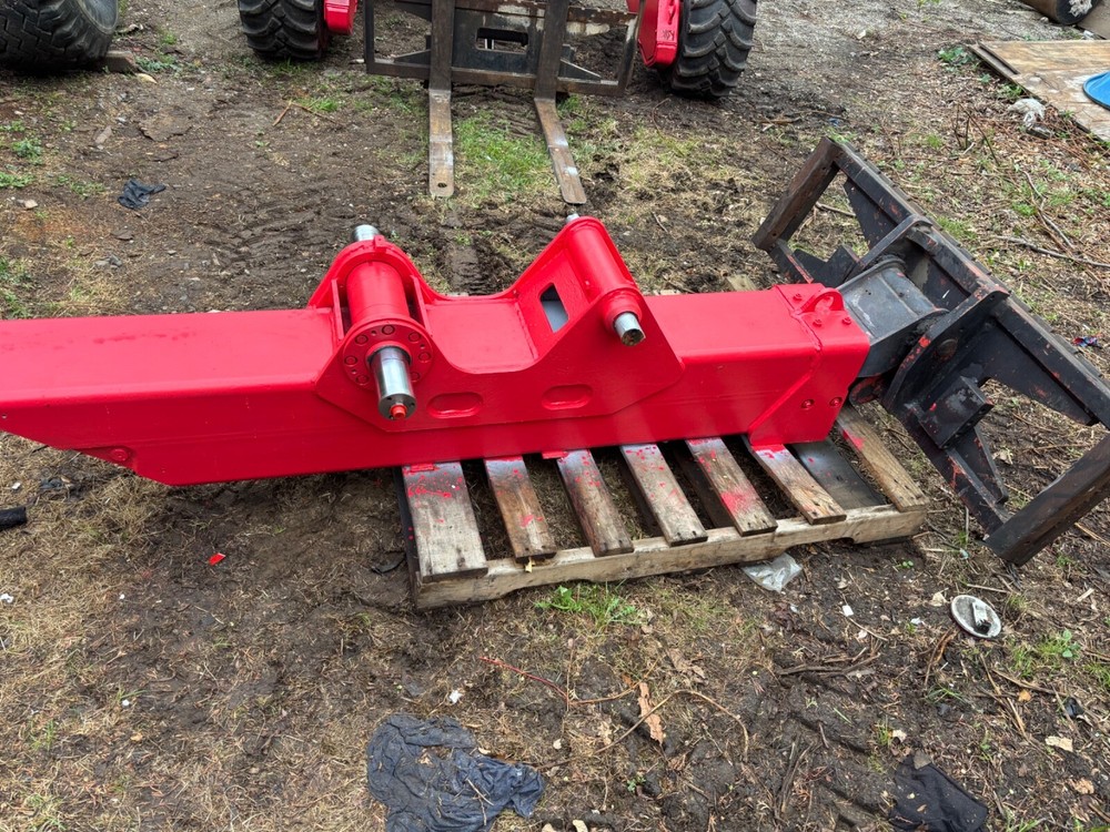 Manitou TMT 55 320 side shift cylinder. Rebuilt