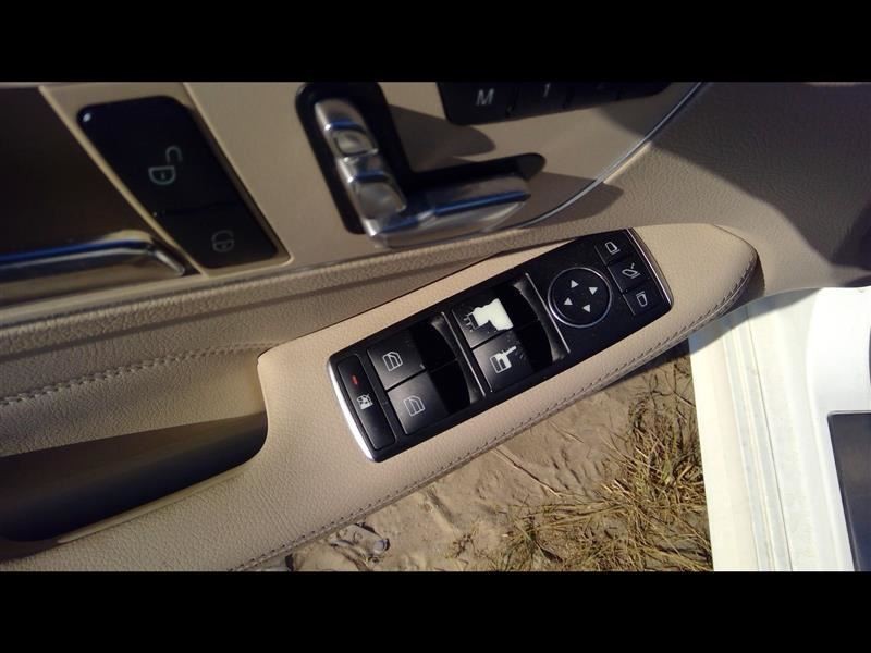 E350 2015 High Mounted Stop Light 1083364