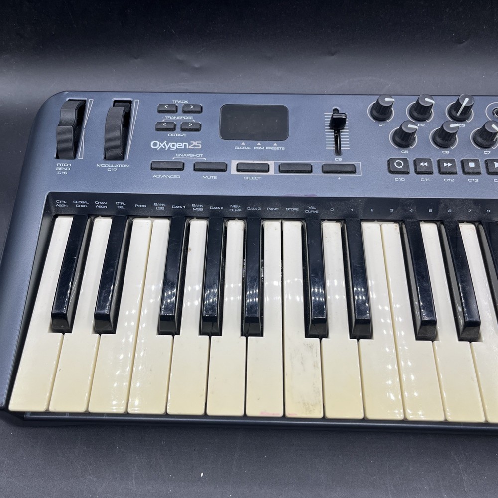 M-Audio Oxygen 25 (3rd Gen) USB Keyboard