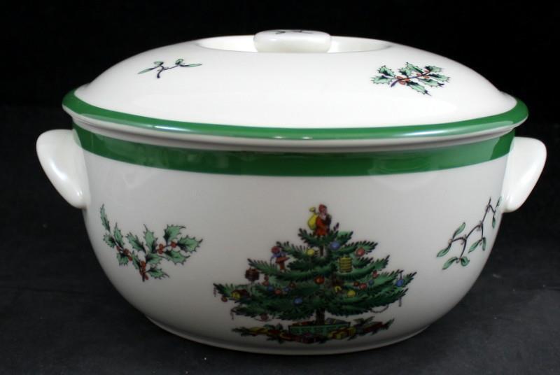Spode Christmas Tree Round 1 Quart Casserole Dish S3324