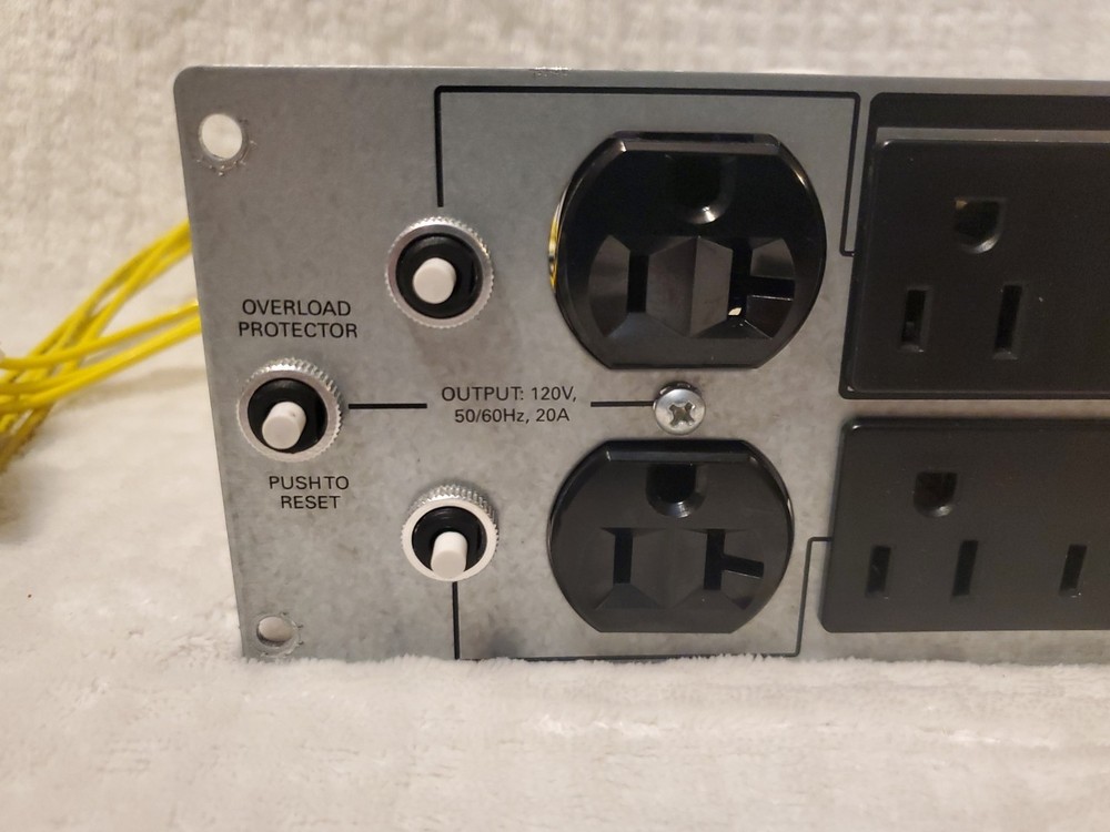 APC SMT2200RM2U Server Rack Back Up Battery Power Panel