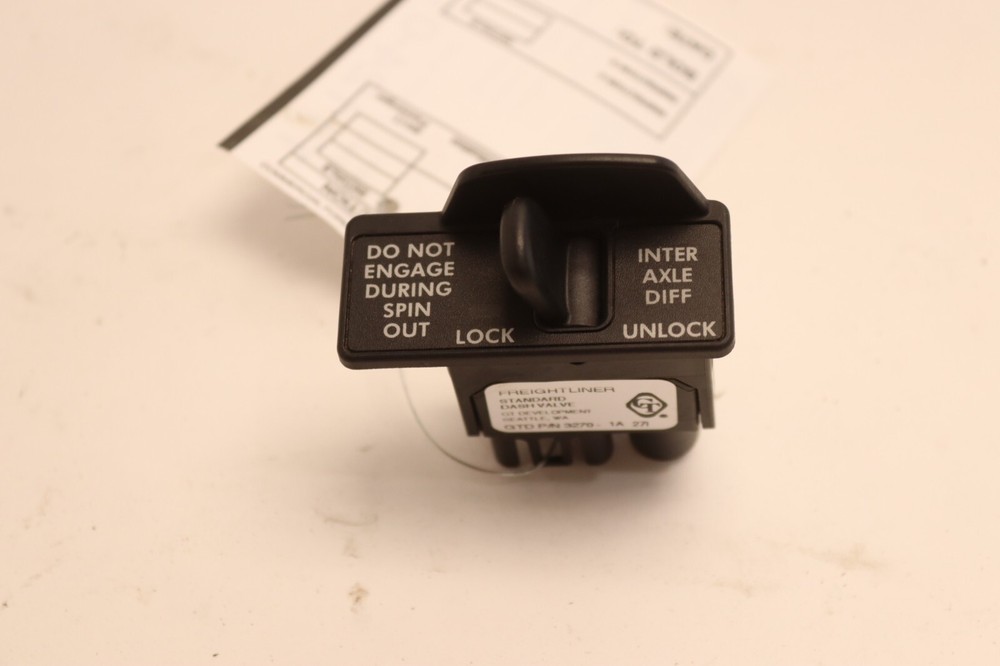 08-17 FREIGHTLINER CASCADIA 125 INTER AXLE DIFFERENTIAL LOCK SLIDE SWITCH OEM