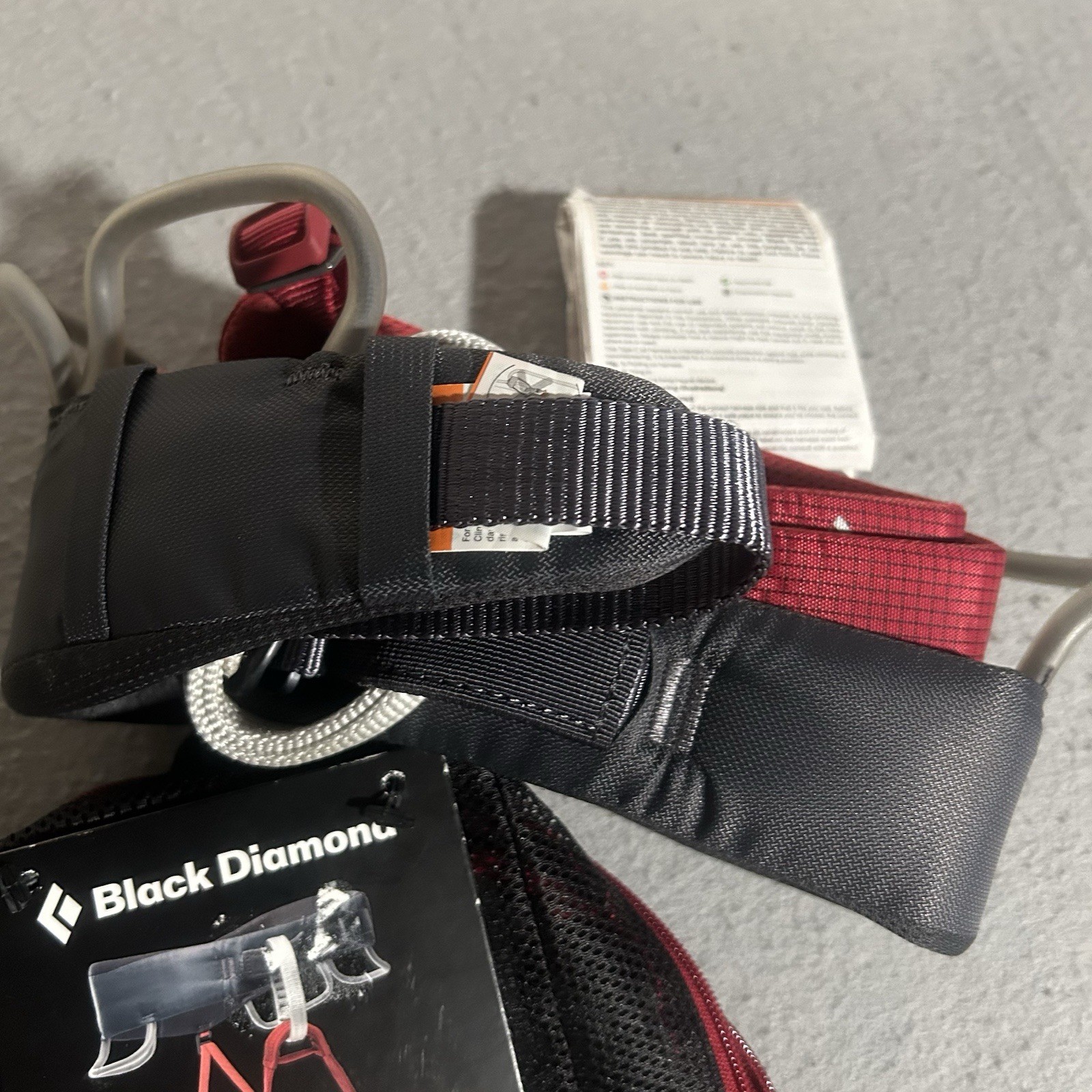 Black Diamond Momentum Harness XS (24-27in) Women’s Wild Rose Red Black NEW