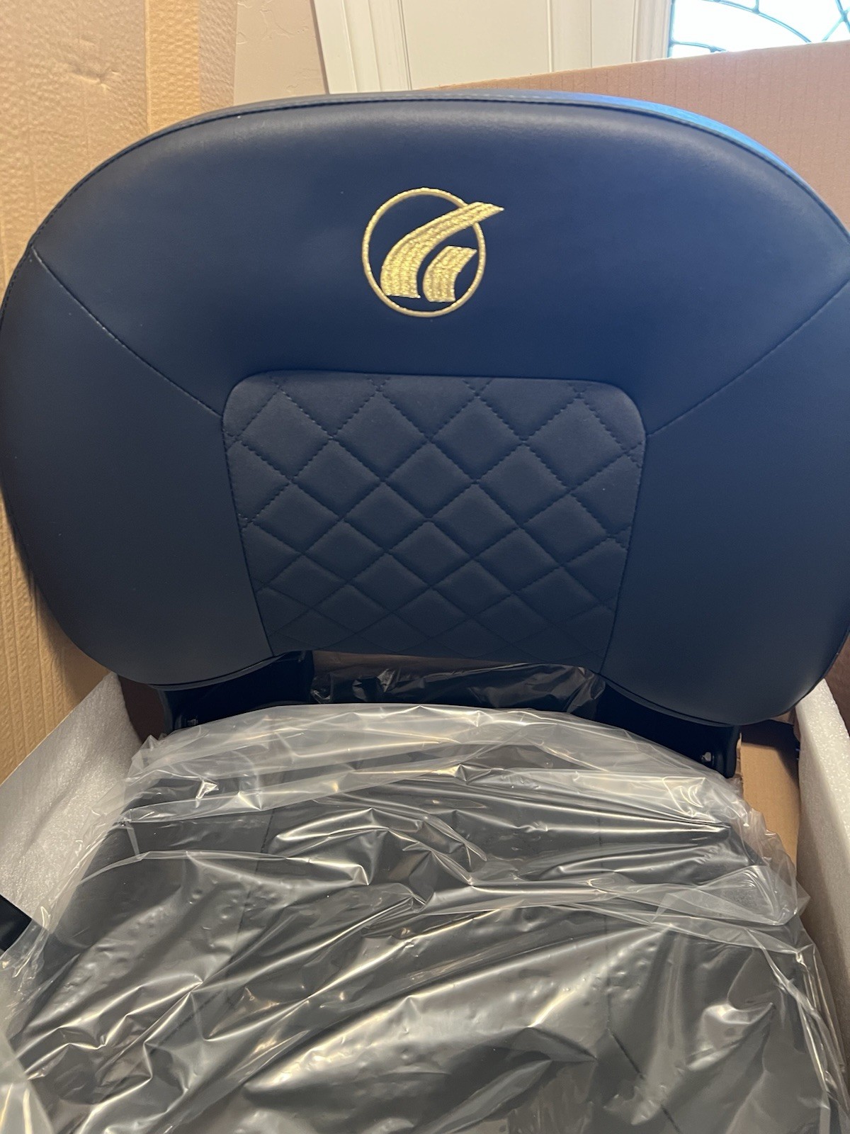 GOLDEN COMPANION Mobility Scooters Quilted Seat Arms & Swivel Base SN1 18x16