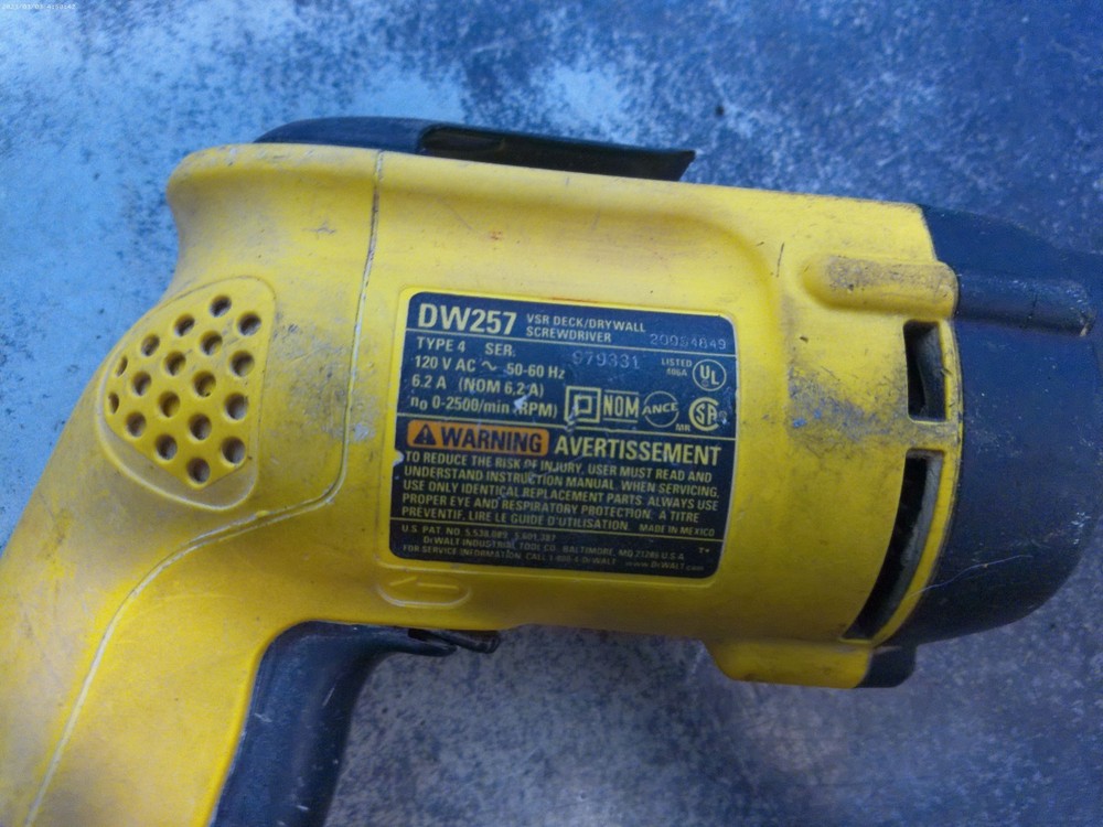 Dewalt DW257 VSR Variable Speed Reversing Deck / Drywall Electric Screwdriver