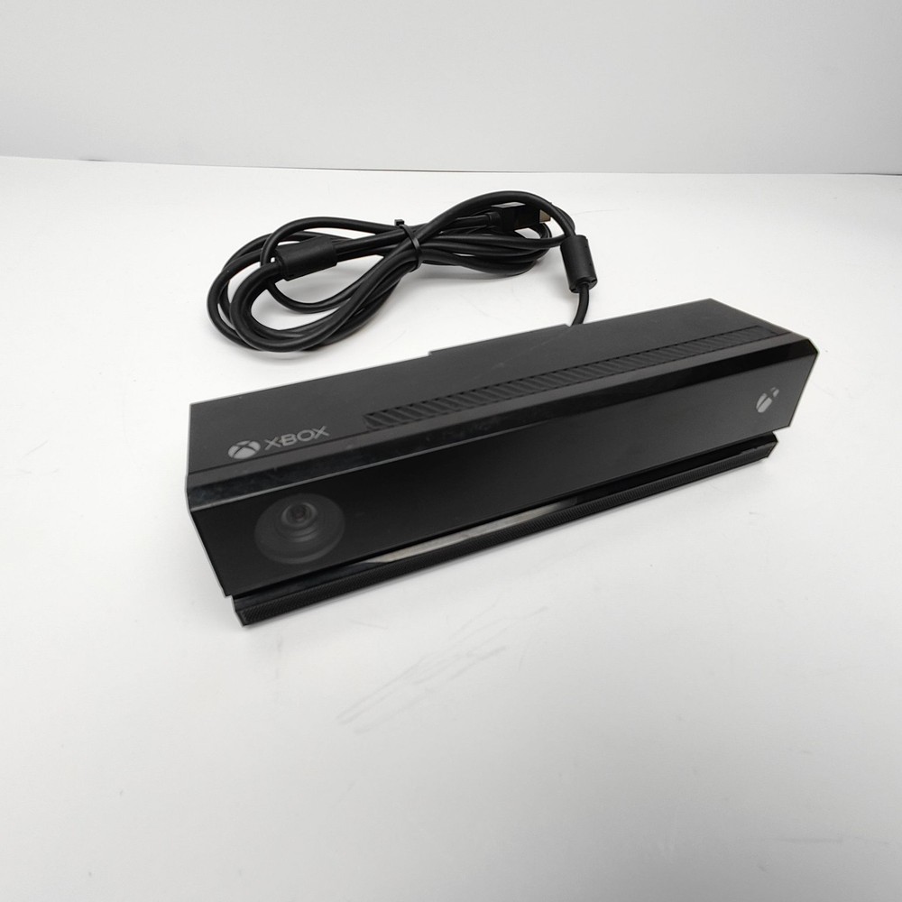 Microsoft Kinect Sensor Xbox One Model 1520 Motion Tracking Camera Controller