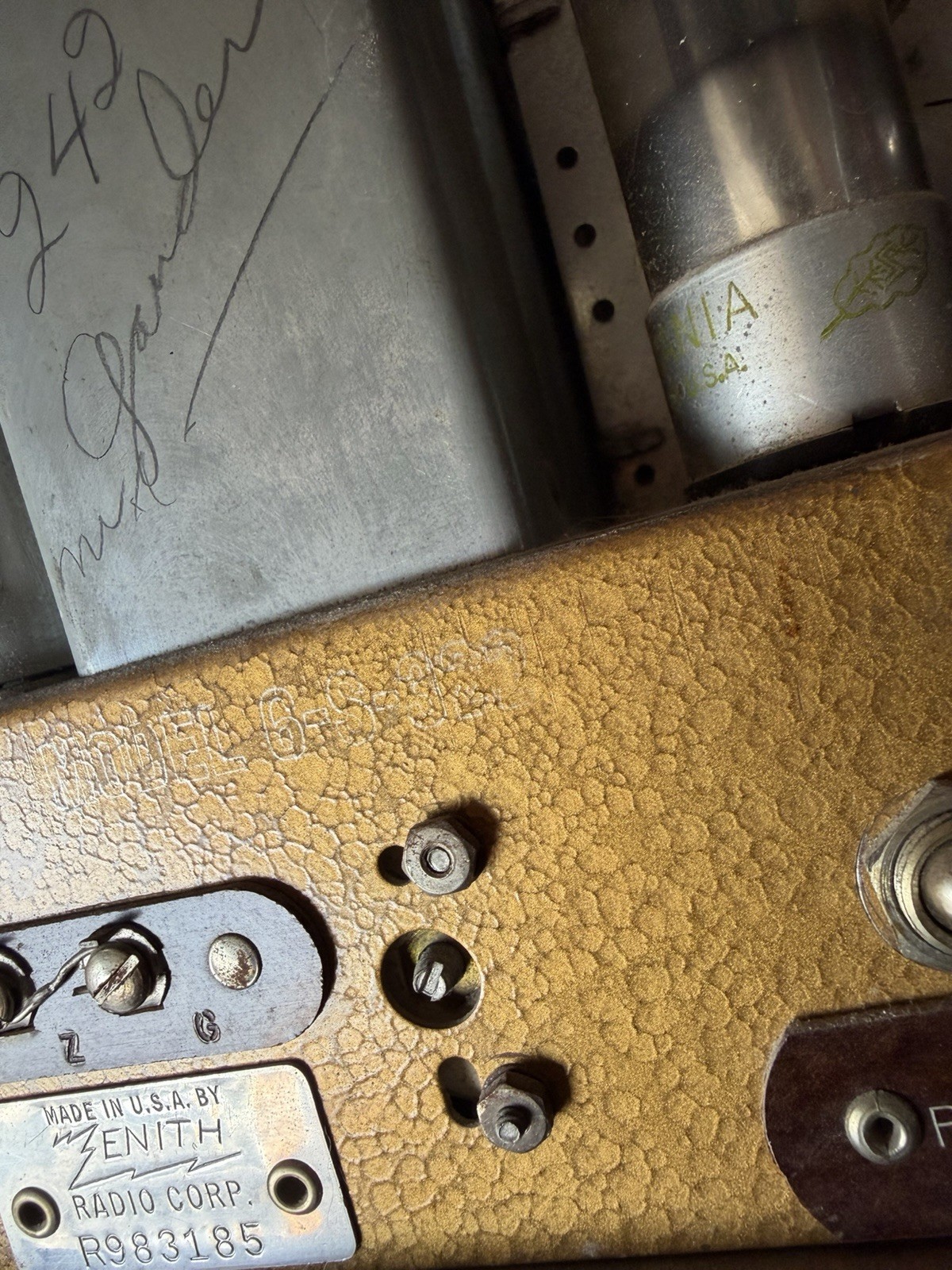 Original Finish 1939 ZENITH 6-S-322 “Stars and Stripes” SIX TUBE TABLE RADIO