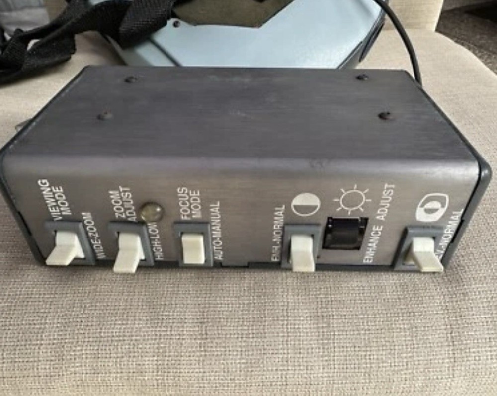 Visionics Low Vision Enhancement System LVES Model LC30A Aurora