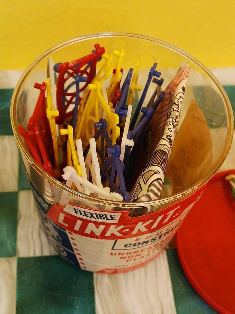 Vintage Dewl Link-Kit Plastic Construction Set Toy - Please Read