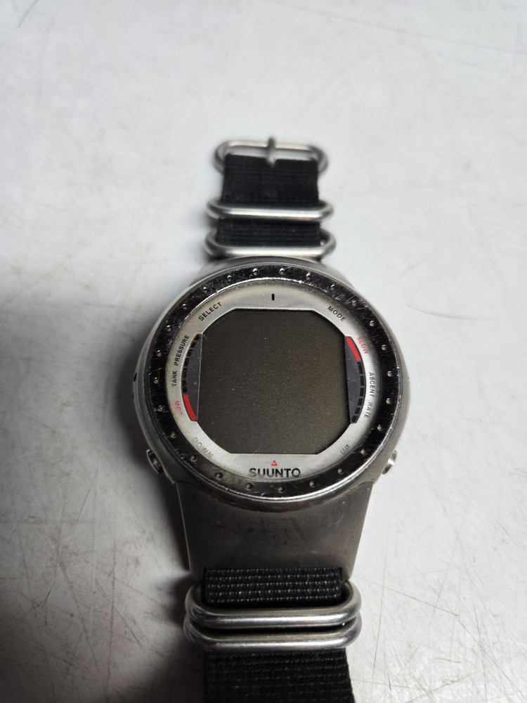 Suunto Scuba Divers Computer Wrist Gear
