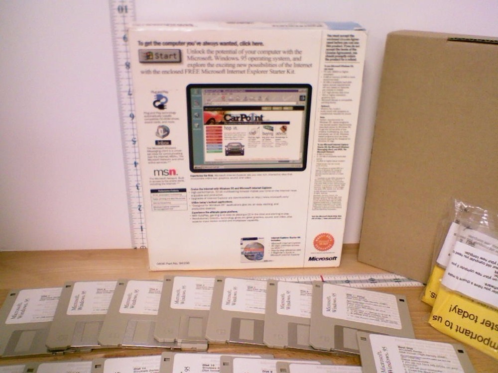 Full Version Microsoft Windows 95 OS 3.5" Floppy MS-DOS PCs 1995 USA HTF