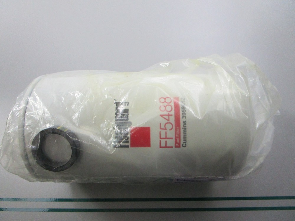 NEW FF5488 For: Cummins Fleetguard Fuel Filter 0810