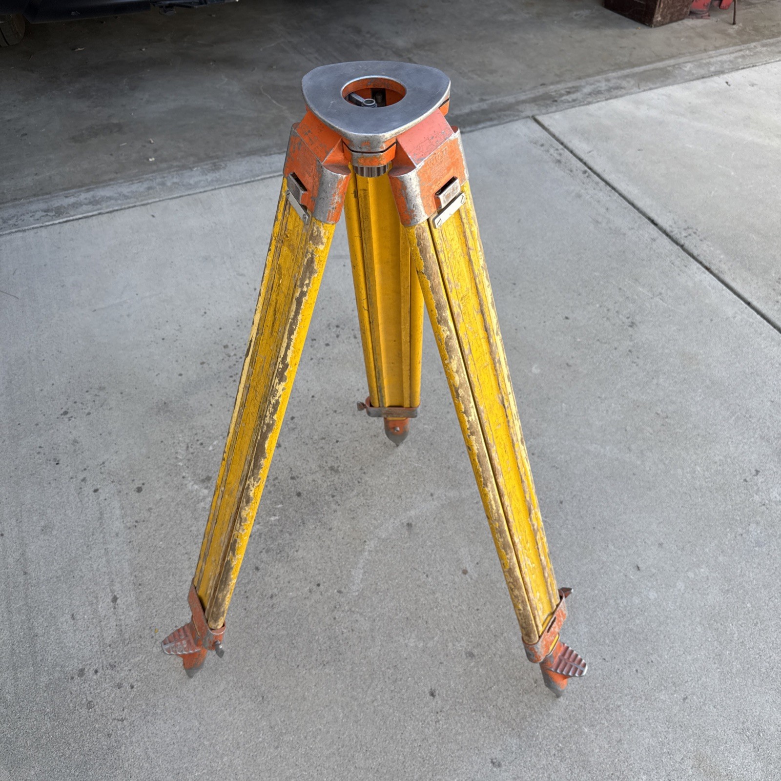 Wild Heerbrugg GST20 Tripod. Made in Switzerland