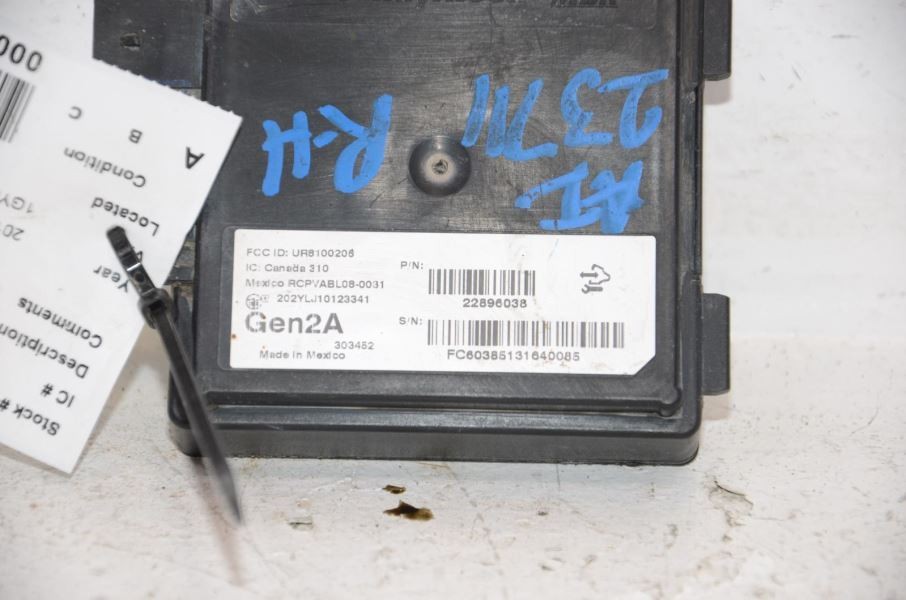 2011-2014 CADILLAC ESCALADE Blind Spot Alert Computer Module RIGHT side 777918