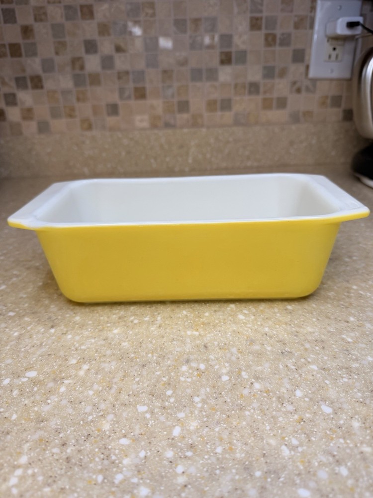 Vintage Pyrex #913 Loaf Pan Yellow