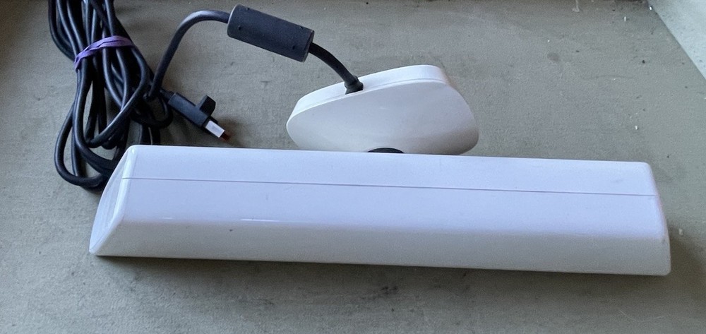 Microsoft Xbox 360 Kinect Sensor - White - Tested Working