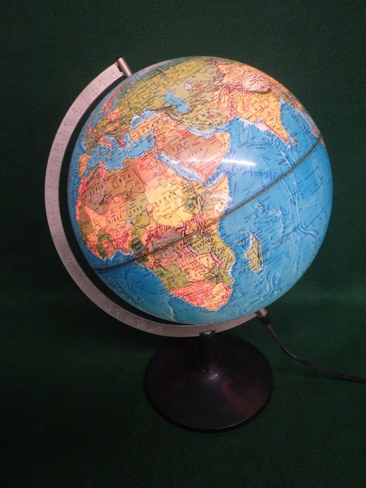 1972 vintage Lighted World Globe/map Scan-Globe, 15" Tall