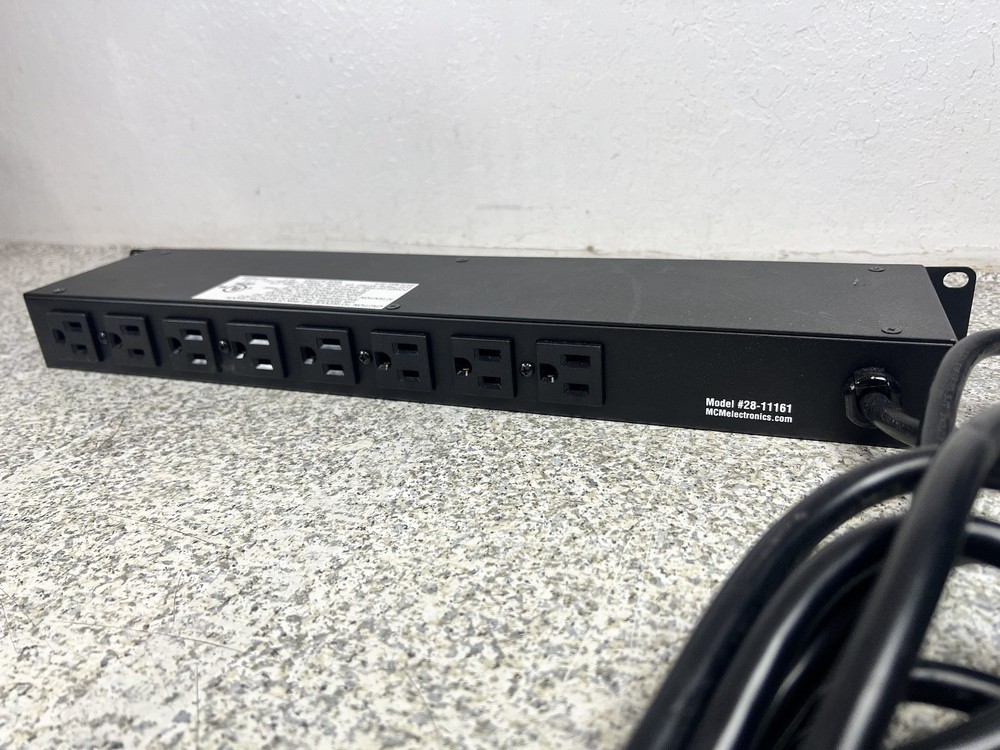 Stellar Labs - Power Distribution, Rack U Height, 8 Outlets, 15amp (WORKING)