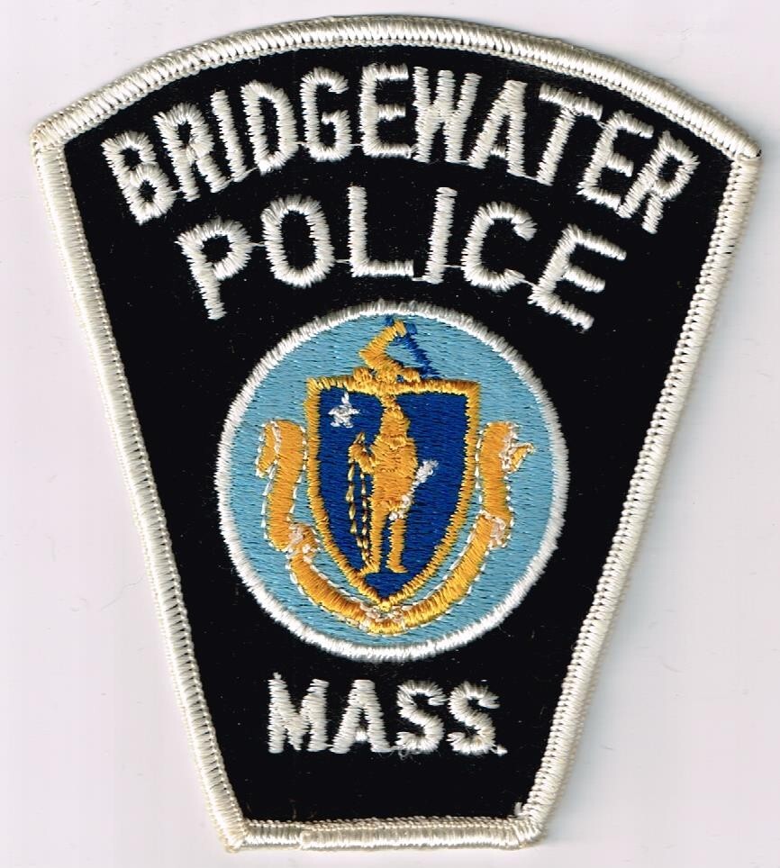 pick 1 MA Police patch: Bridgewater (2 different); or Braintree (2 different)