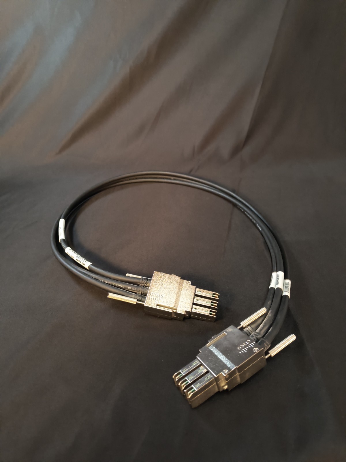 Cisco STACK-T1-1M V01 Stacking Cable 800-40404-01 for 3850 Series