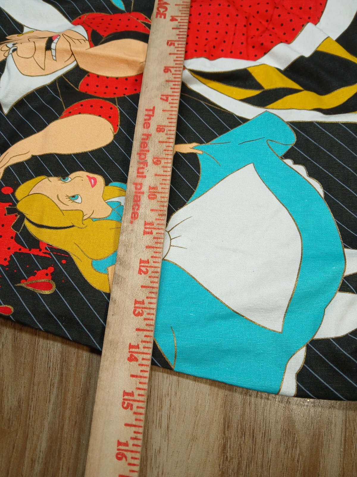 Loungefly Disney Alice in Wonderland Queen Of Hearts Painying The Roses Red