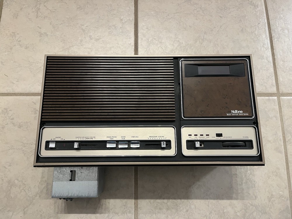NuTone IM-3003 Radio Intercom Master Station Woodgrain READ DESCRIPTION